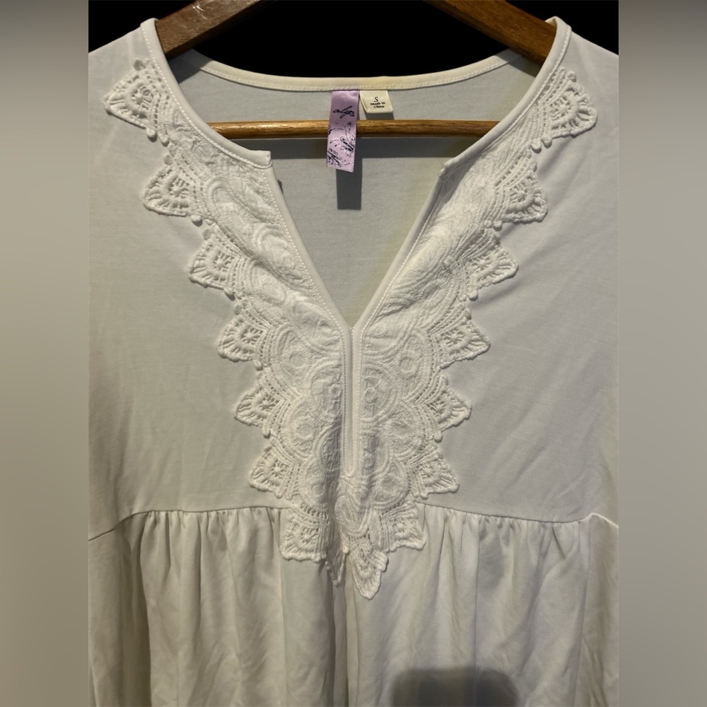 NWOT Alya white top size small - Picture 2 of 6